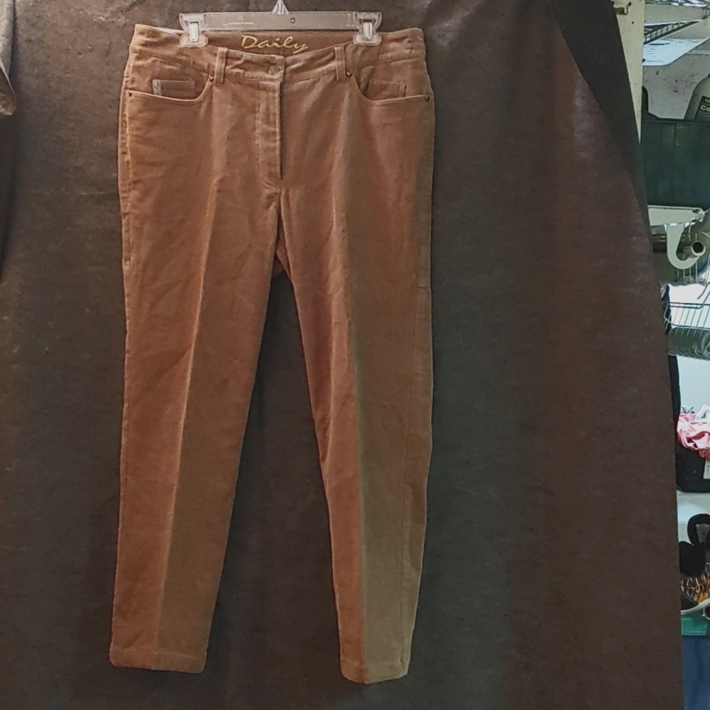 Daily Corduroy Pants